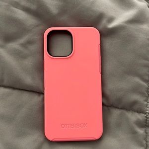 OTTERBOX with MagSafe. For iPhone 12 Pro Max.